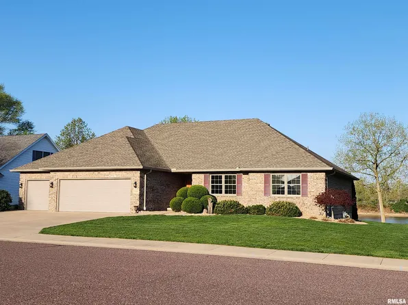 1933 Dane Kelsey Dr, Pekin, IL 61554