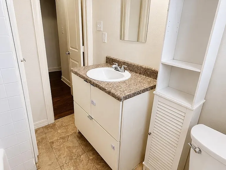 1905 Colquitt St #1 — Photo 6