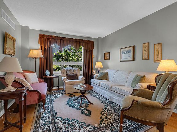 5th image of 25 Cartwright Dr