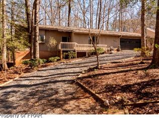 7052 Maple Cir, Sanford, NC 27332