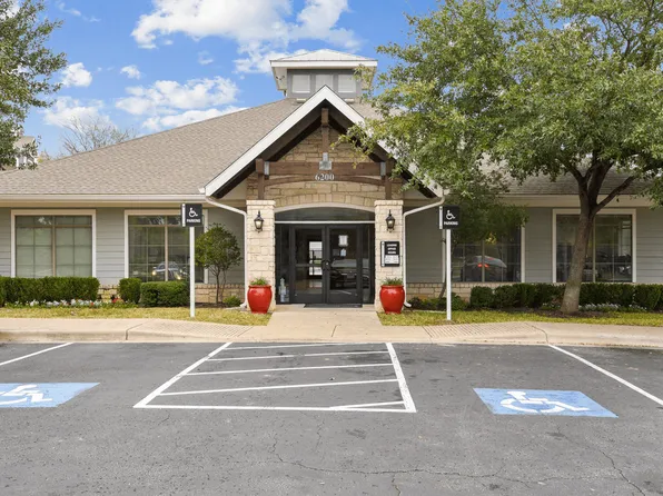 Park Place at Loyola Apartments