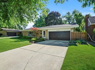 9811 S Tulley Ave, Oak Lawn, IL 60453