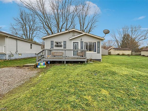 3rd image of 2688 Meadow Dr