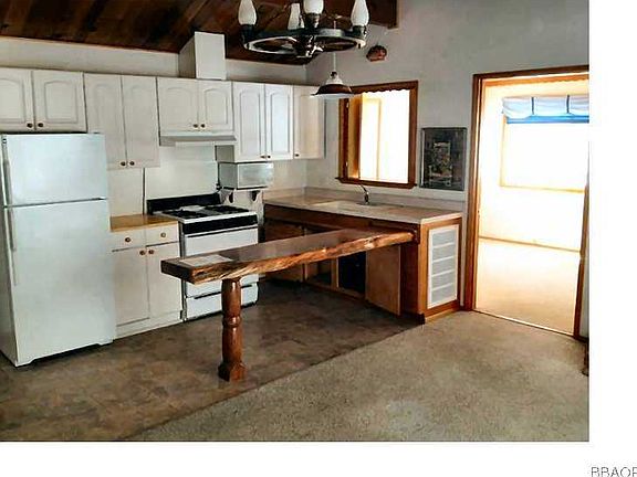 3rd image of 305 W Sugarloaf Blvd