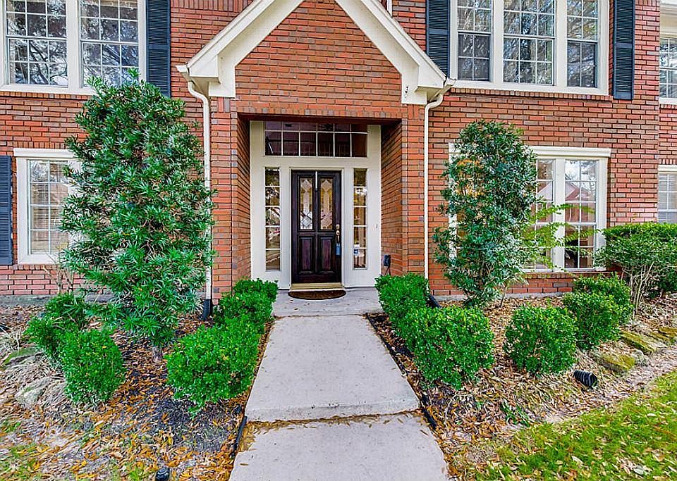 1st image of 15978 Viney Creek Dr