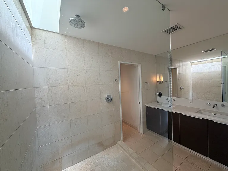 4410 N 27th St #7 — Photo 23