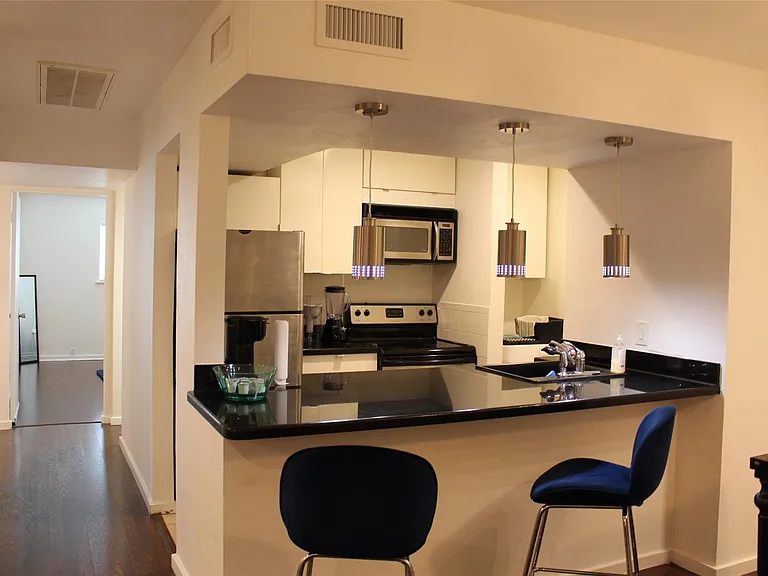 5343 Richmond Ave #26 — Photo 2