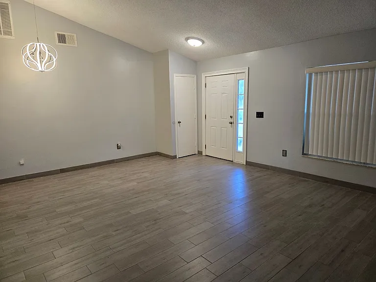 9560 Brackin St — Photo 4