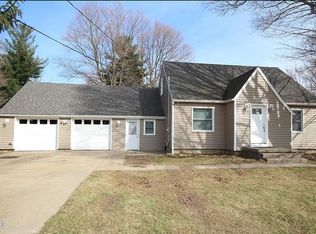 406 N Boulevard St, Vicksburg, MI 49097