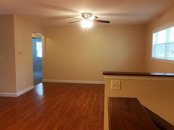 Living Room (ceiling fan, 2" blinds)