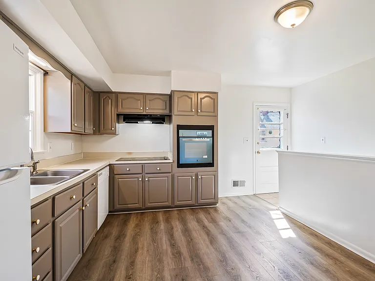 3523 Duke St — Photo 10