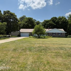 916 S Lathrop Rd, Swanton, OH, 43558