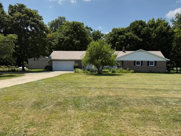 916 S Lathrop Rd, Swanton, OH 43558