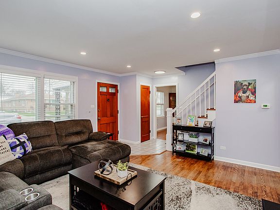 2nd image of 3106 Sunset Ln