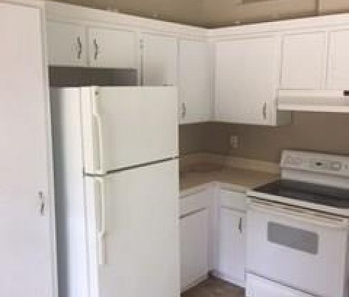 3rd image of 18 Becket Ln