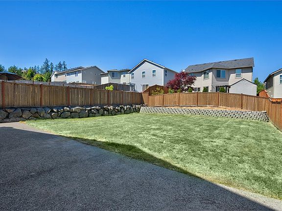 2nd image of 513 NW Stendahl Ct