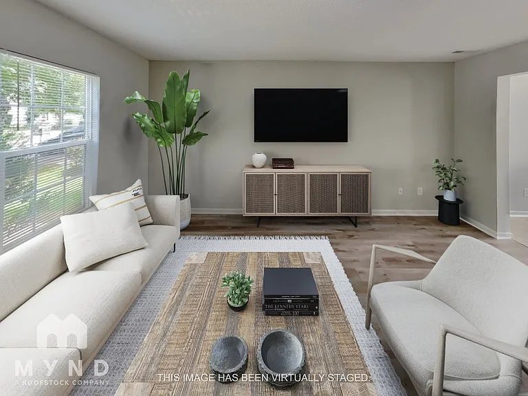 1219 Hunter Forest Ct — Photo 2
