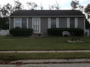 20 Dover Ln, Sicklerville, NJ 08081