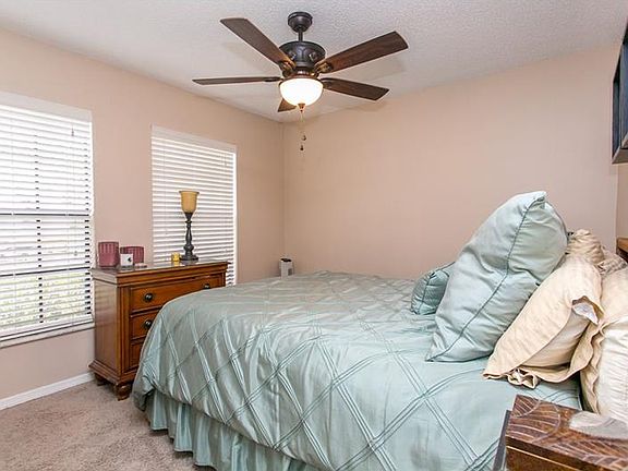 3rd image of 412 Copperstone Cir