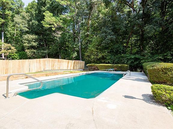 4th image of 3235 Brownwood Dr