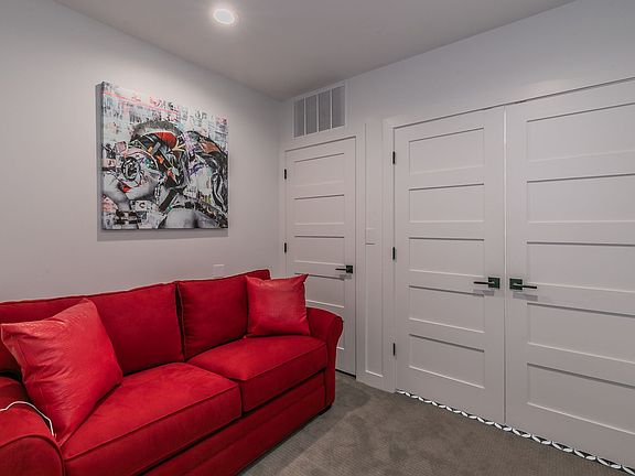 4th image of 500 Throckmorton St APT 2211
