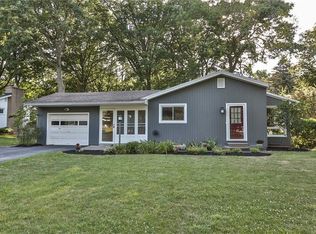 55 Blossom Cir W, Rochester, NY 14610