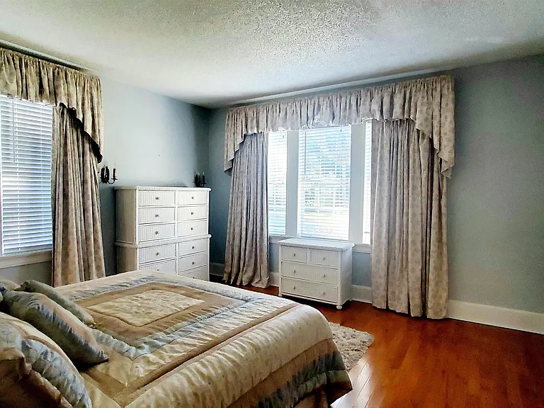 704 N Jefferson St — Photo 24