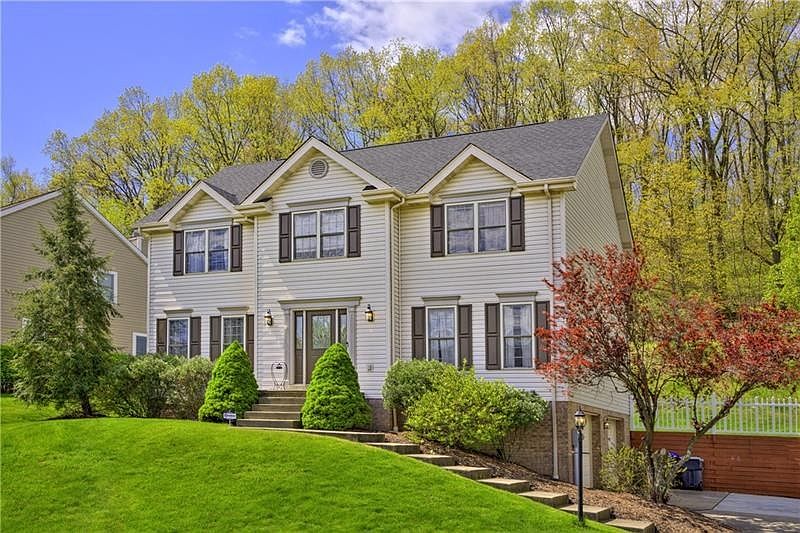 1st image of 164 Autumn Hill Dr