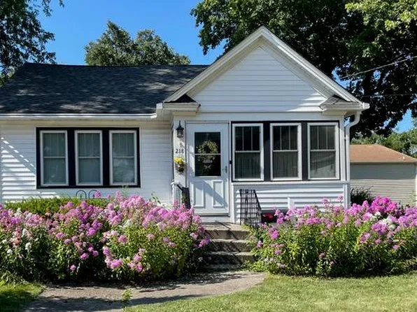 218 E Clark St, Crown Point, IN 46307