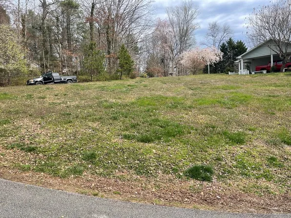 5 Morning Ridge Dr, Franklin, NC 28734