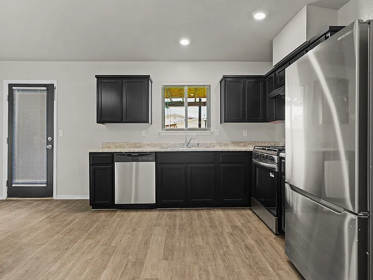 14333 Paraiso Dr — Photo 9