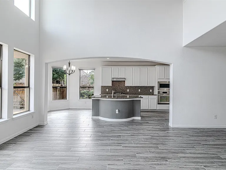6219 Saint Rosalia Dr — Photo 14