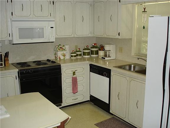 3rd image of 400 18th St Unit 1-16