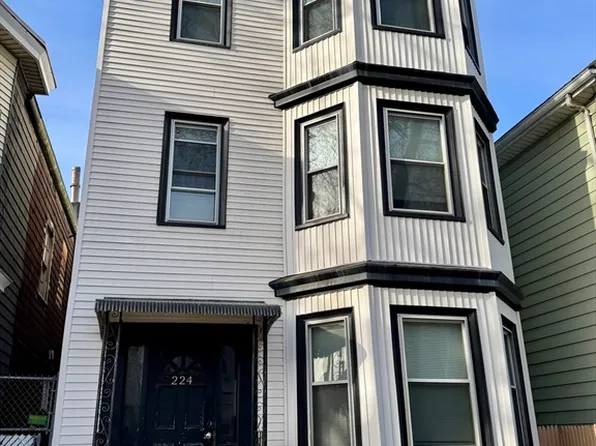 224 Chelsea St, East Boston, MA 02128