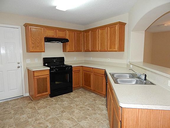 5th image of 5070 Lakeshore Dr