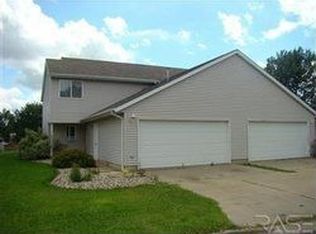 6609 W 43rd St, Sioux Falls, SD 57106