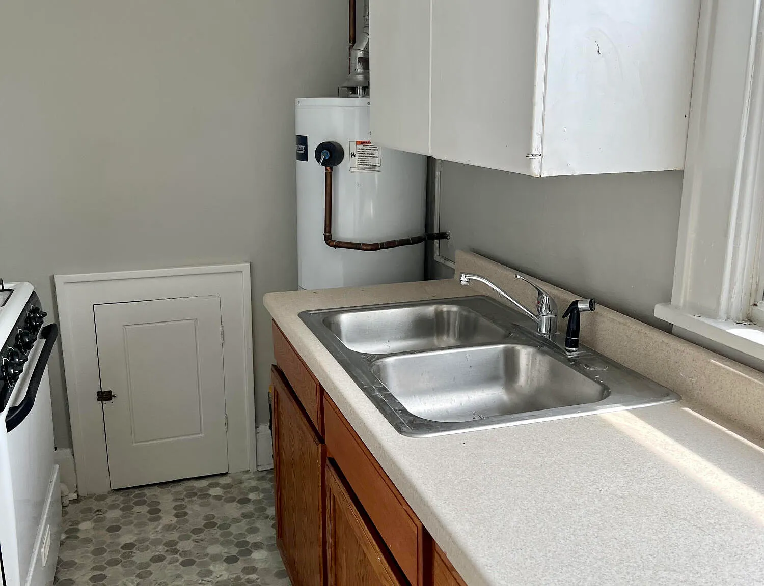 1 bed, 1.0 bath, 1000 sqft, $1,300 — Photo 3