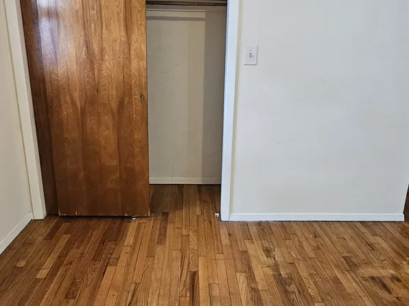 502 Avenue East image 27 of 28