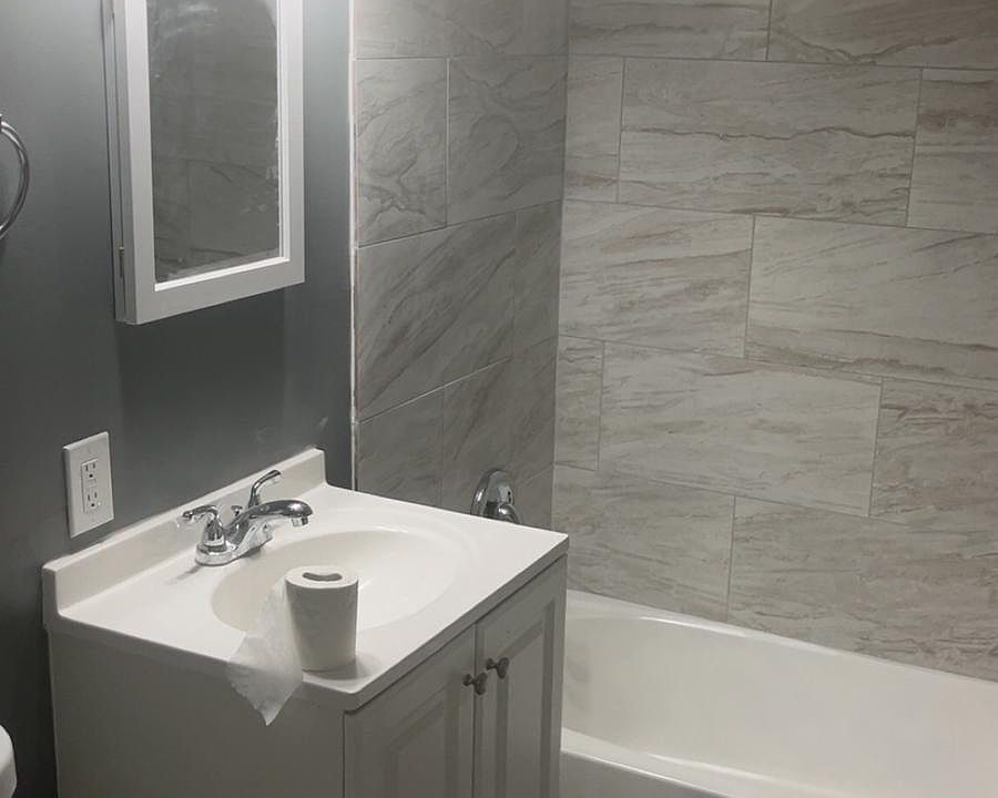 1st image of 436 W Division St APT 4