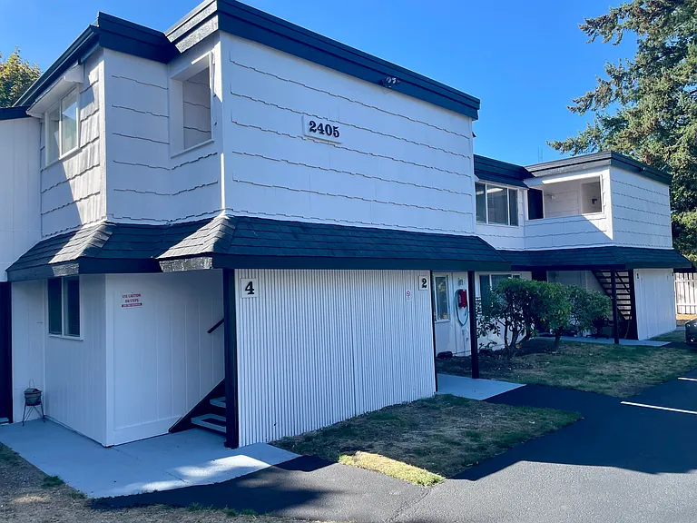 Cascade Terrace Apartments — Photo 8