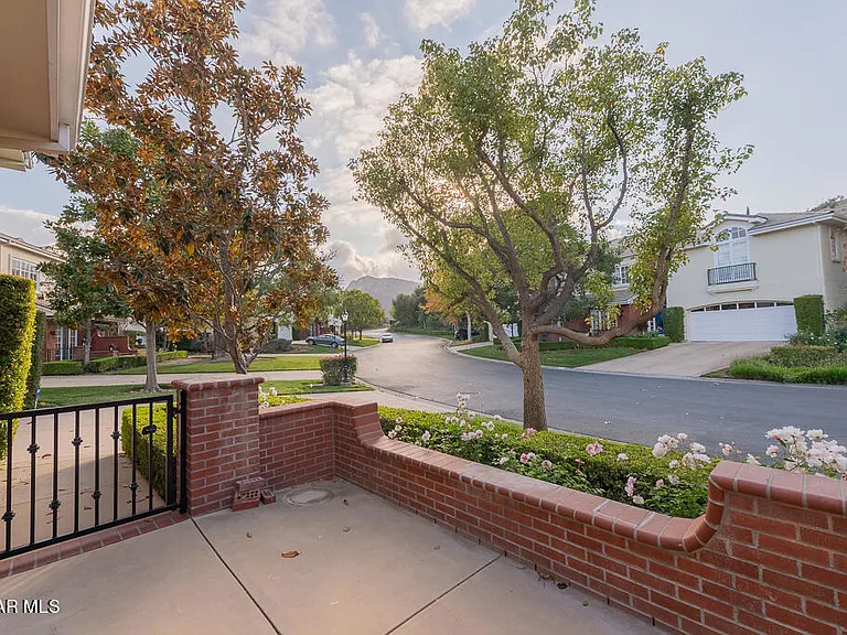 2390 Crombie Ct — Photo 51