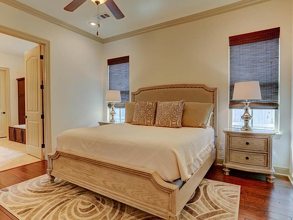 3rd image of 101 Deysbrook Ln