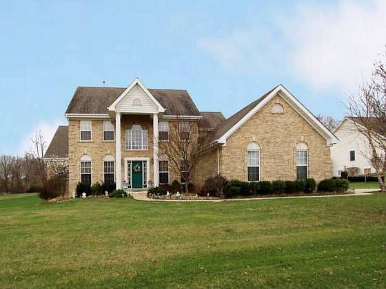 1st image of 285 Eastbrook Dr