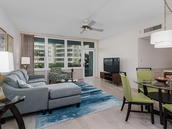 4th image of 220 Seaview Ct APT 206
