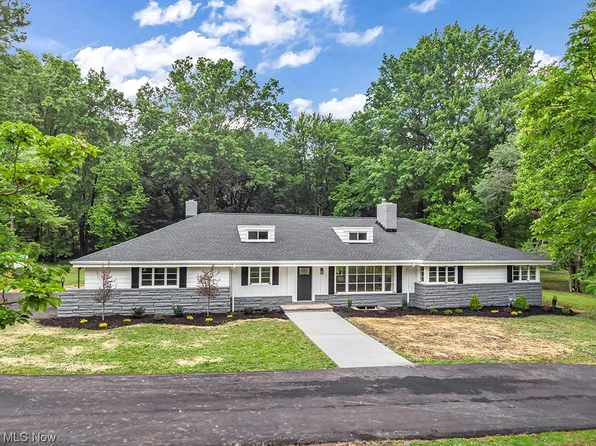6733 Gates Mills Blvd, Gates Mills, OH 44040