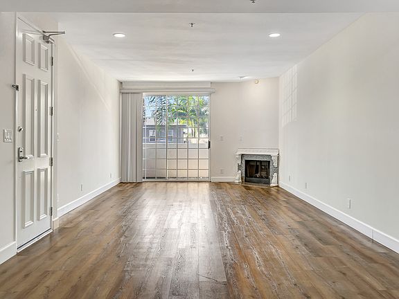 3rd image of 1240 Amherst Ave APT 101