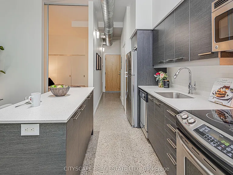 510 King St E #313 — Photo 5