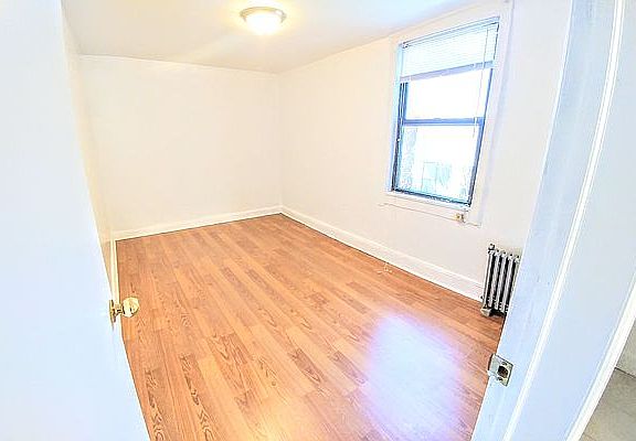 3rd image of 112 Madison St APT 14