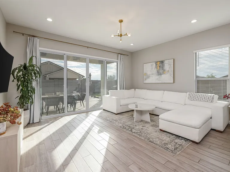 10553 W Albert Ln — Photo 9