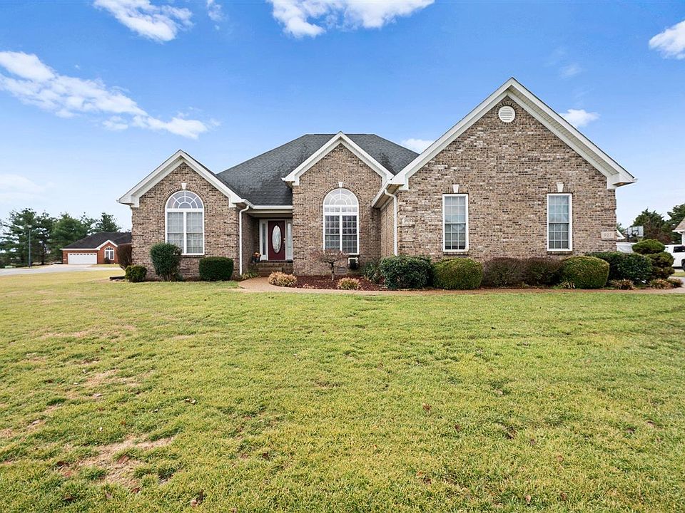 1st image of 927 Poppy Hills Ct